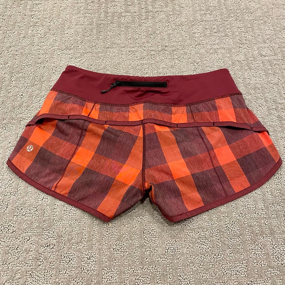 Lululemon Speedup Shorts 2.5” in Plaid (Size 2)